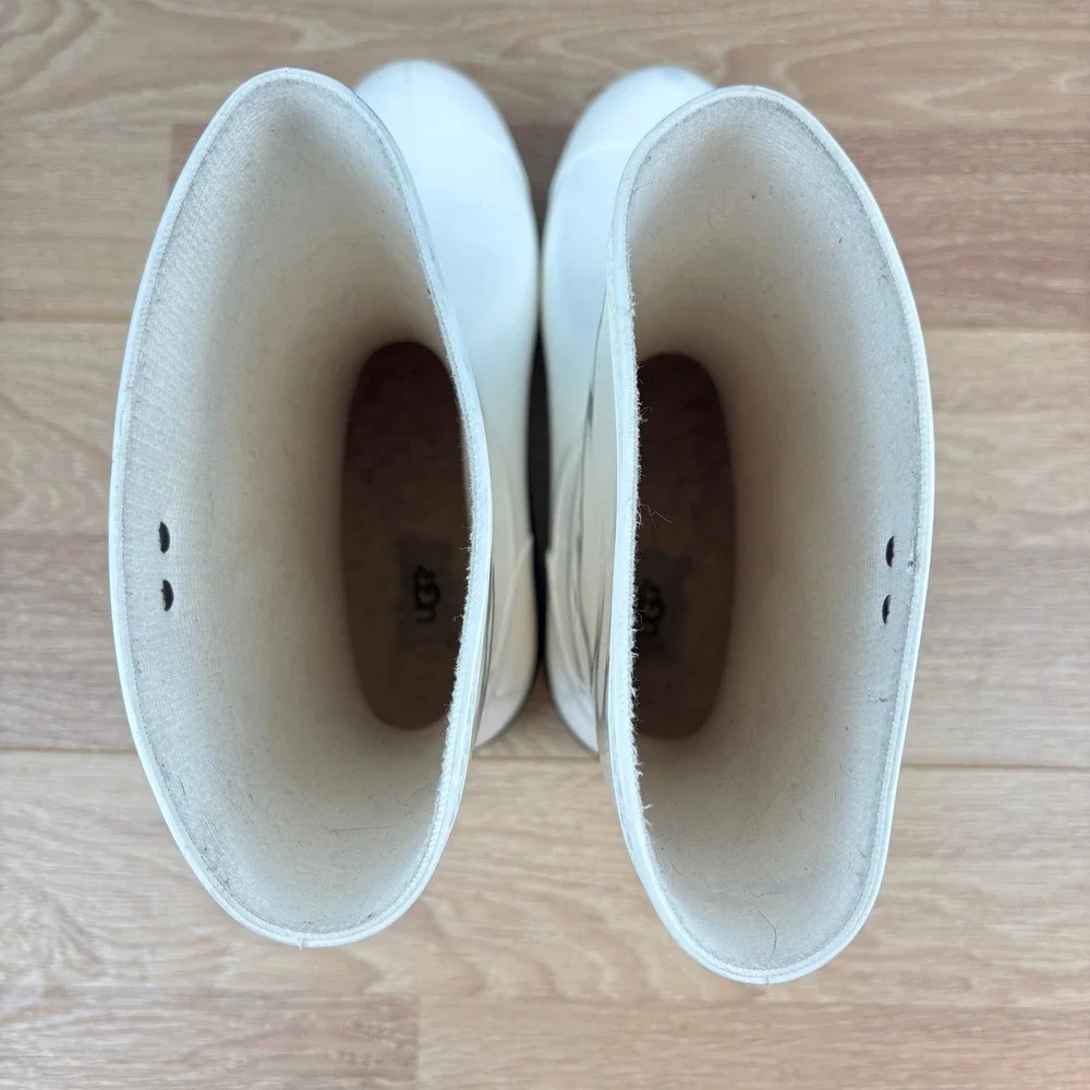 UGG White Rain Boots Women's Size 11 Mid Calf Waterproof‎ Rubber Lug Sole Shiny